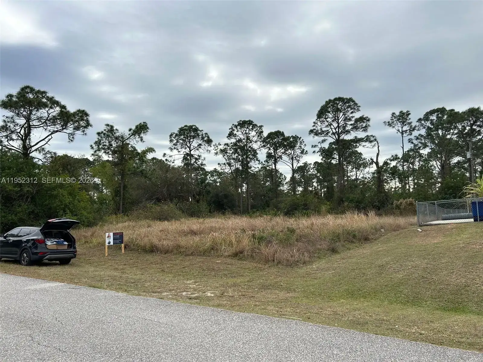 1054 Barcelona ST E, Lehigh Acres FL 33974 photo 2