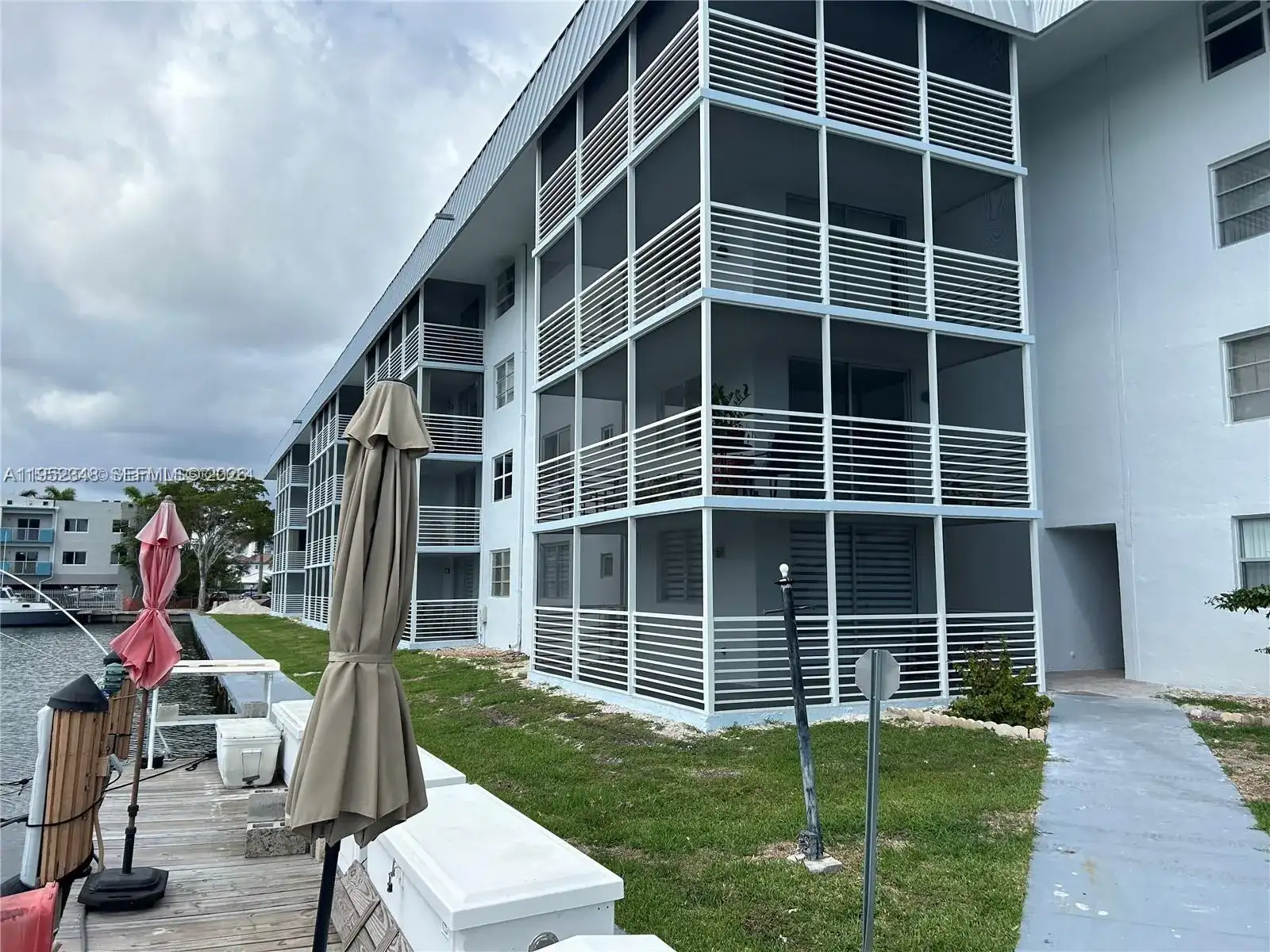 3550 NE 169th St # 304, North Miami Beach FL 33160 photo 2