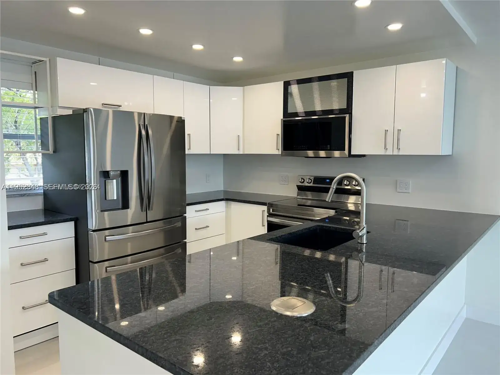 3550 NE 169th St # 304, North Miami Beach FL 33160 photo 3
