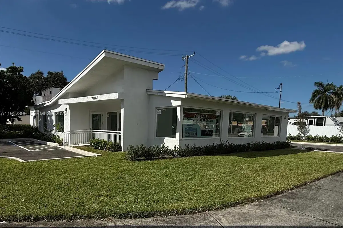 7061 Taft St, Hollywood FL 33024