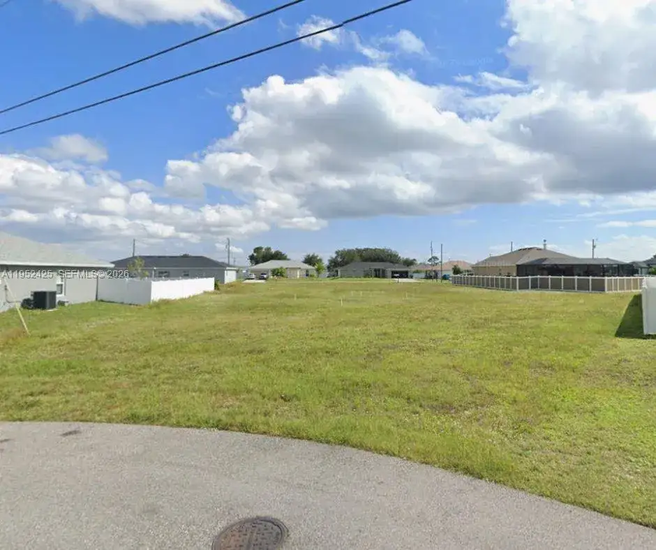 515 6th, Other City - In The State Of Florida FL 33909