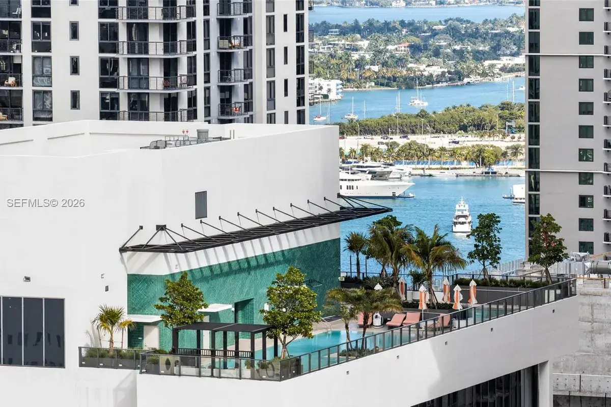 11 NE 6 ST # 3210, Miami FL 33132