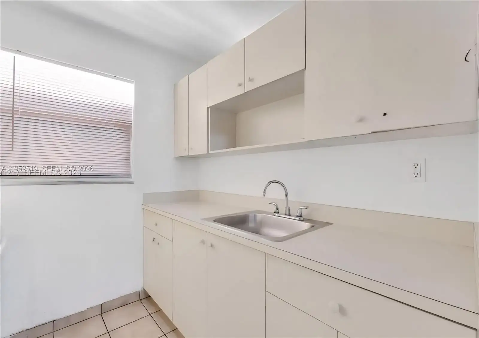 4655 Palm Ave # 204, Hialeah FL 33012 photo 3