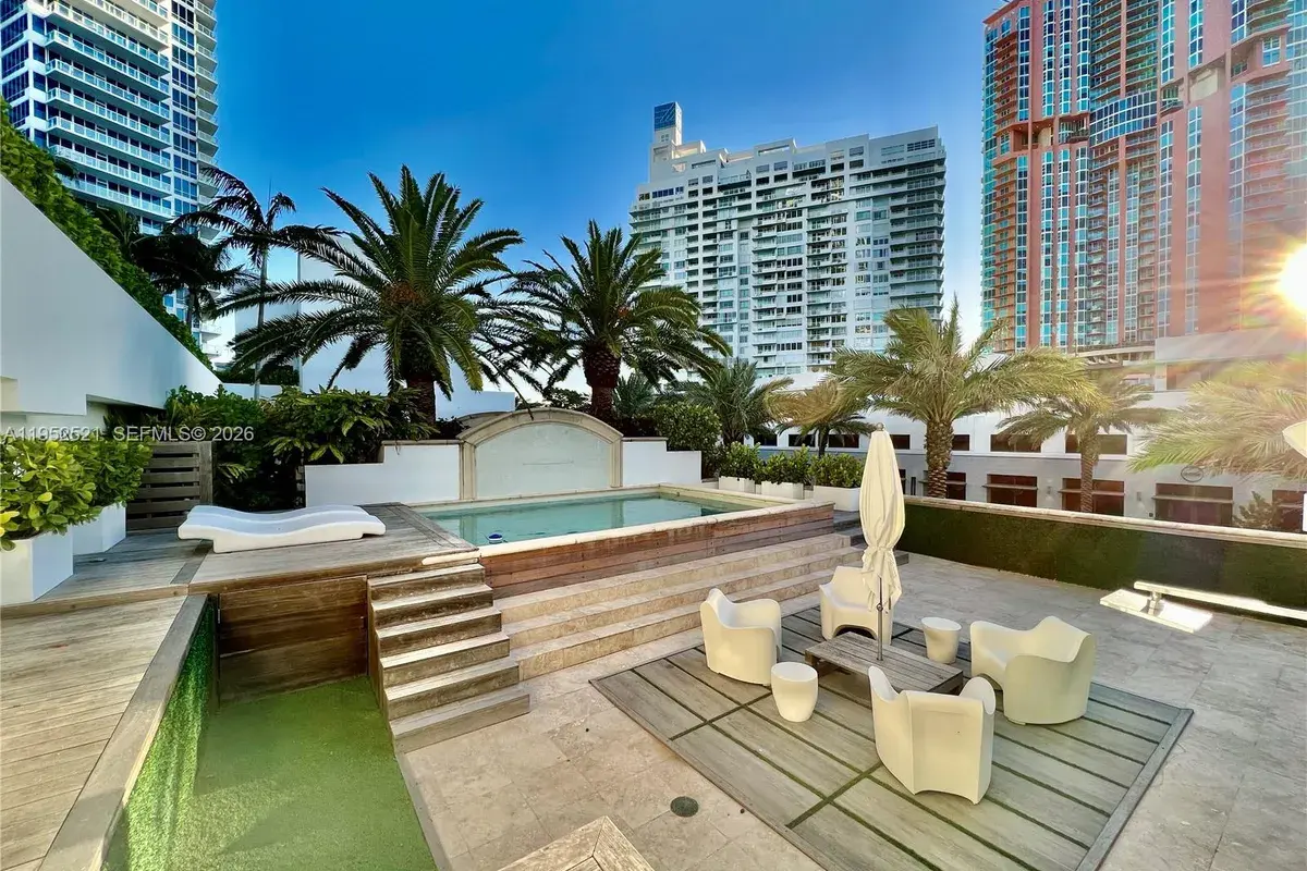 50 S Pointe Dr, Miami Beach FL 33139