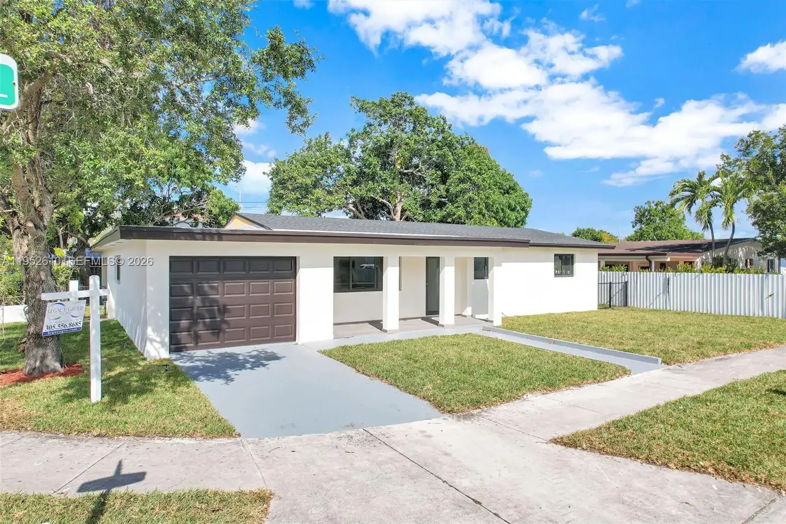 695 W 73rd Pl, Hialeah FL 33014 photo 2