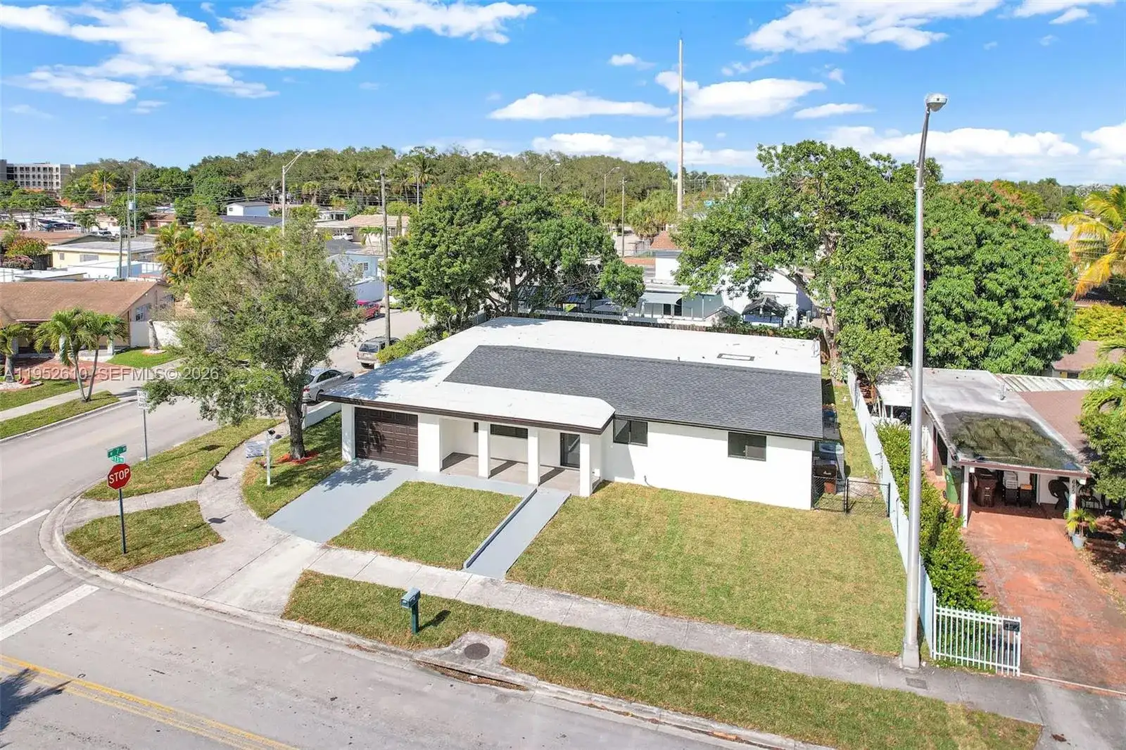695 W 73rd Pl, Hialeah FL 33014 photo 3