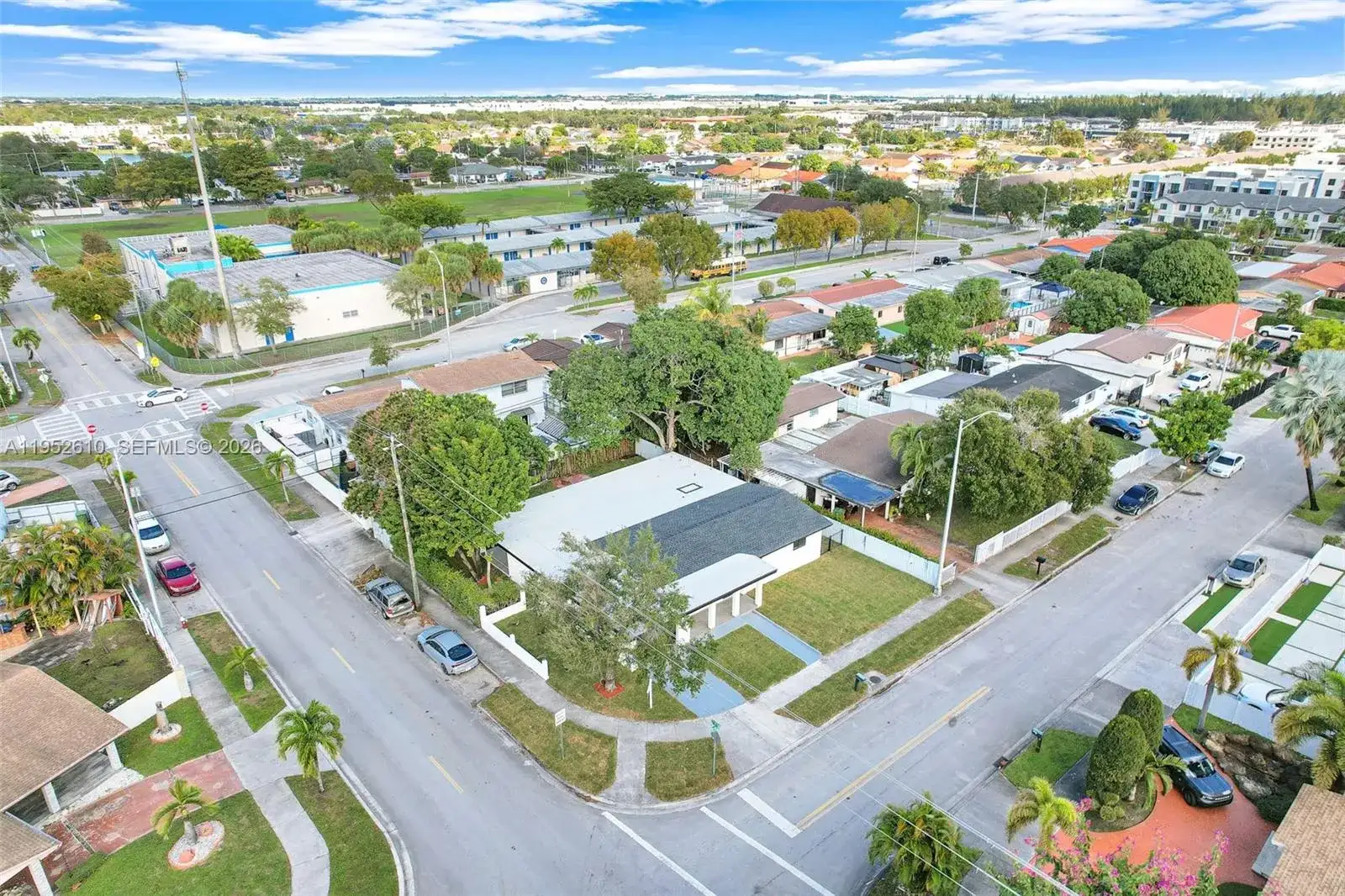 695 W 73rd Pl, Hialeah FL 33014 photo 5