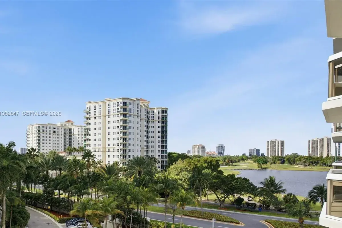20185 E Country Club Dr # 502, Aventura FL 33180