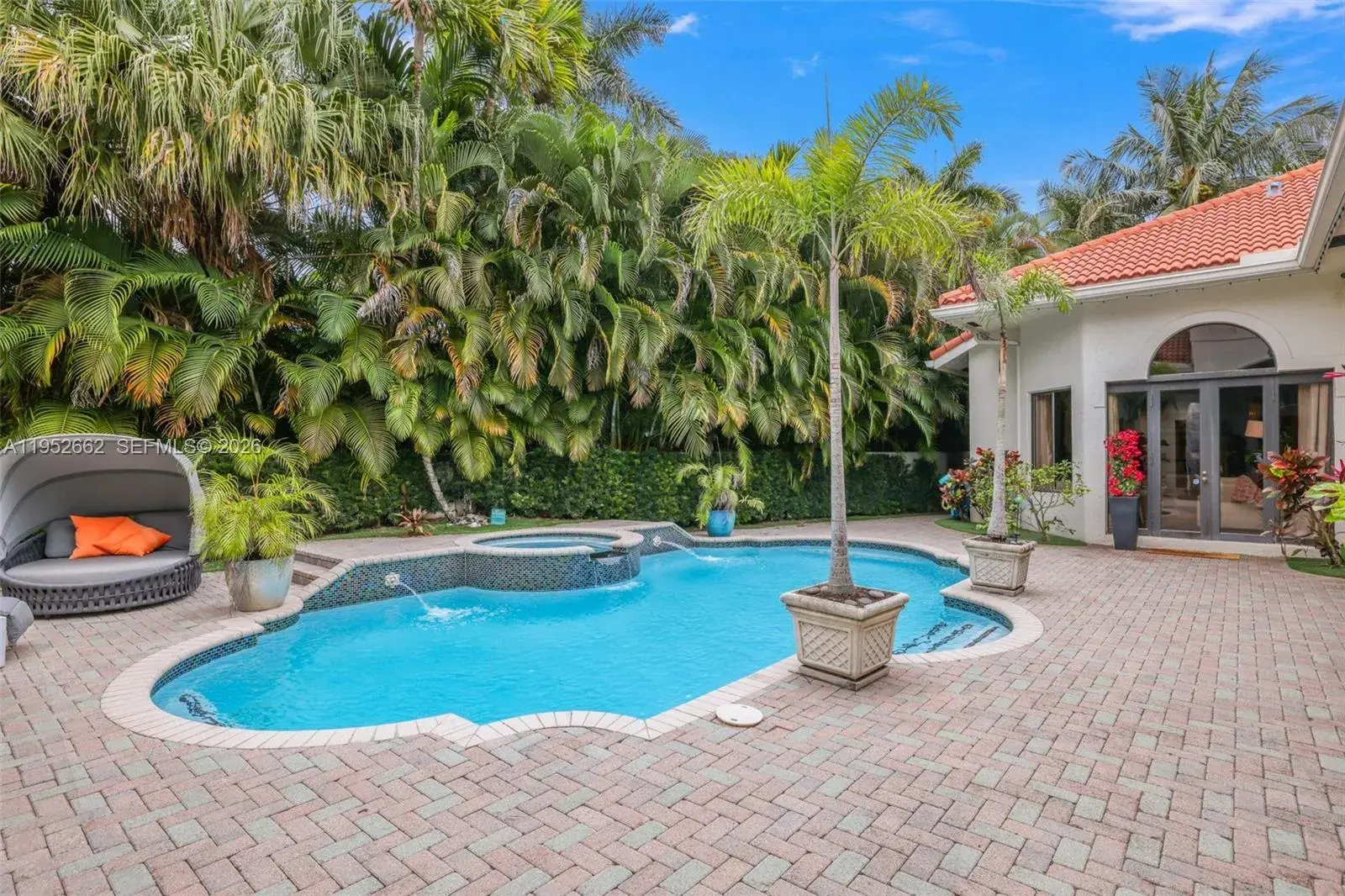 10502 Kestrel St, Plantation FL 33324