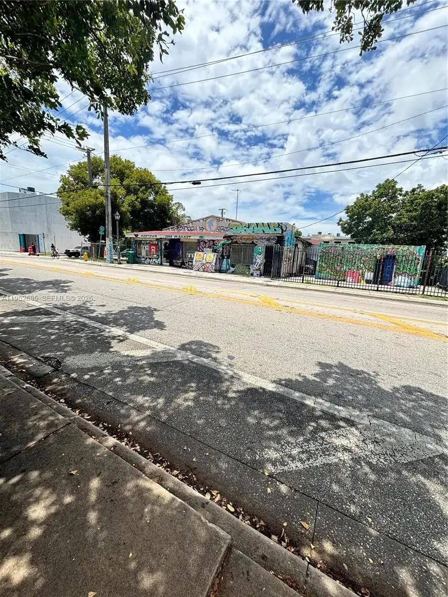 203 NW 35th St, Miami FL 33127 photo 5