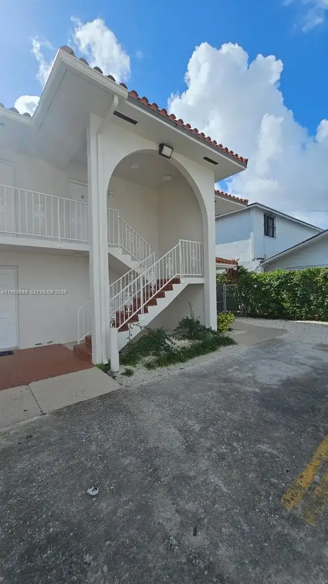 5720 SW 5th St # 3, Miami FL 33144 photo 2