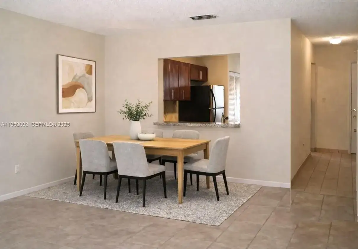9457 N Palm Cir N # 9457, Pembroke Pines FL 33025