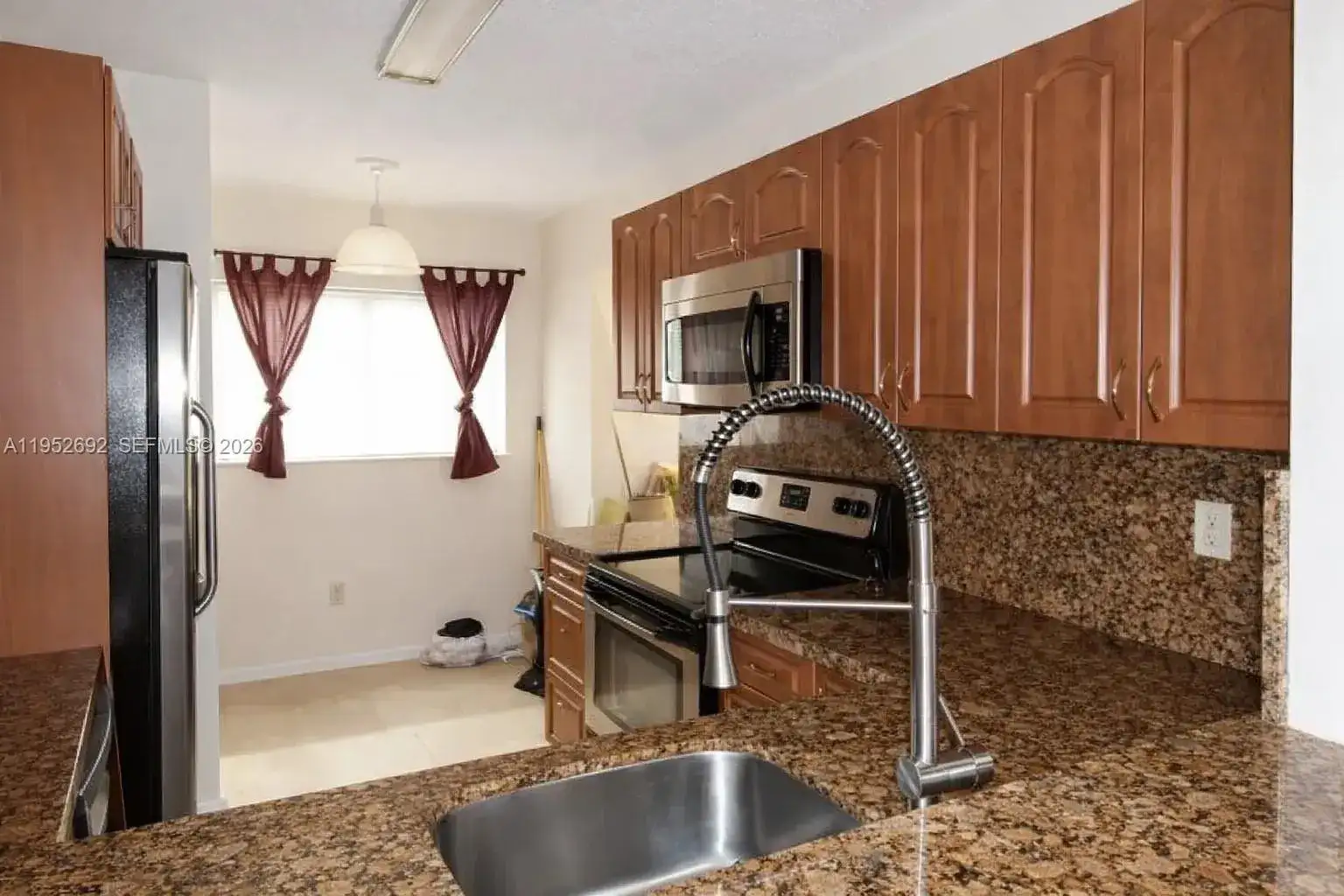 9457 N Palm Cir N # 9457, Pembroke Pines FL 33025 photo 3