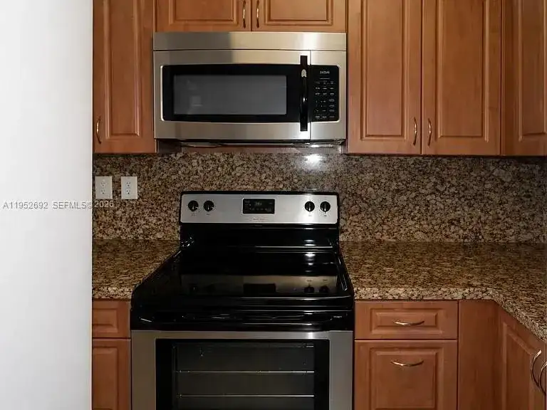 9457 N Palm Cir N # 9457, Pembroke Pines FL 33025 photo 5