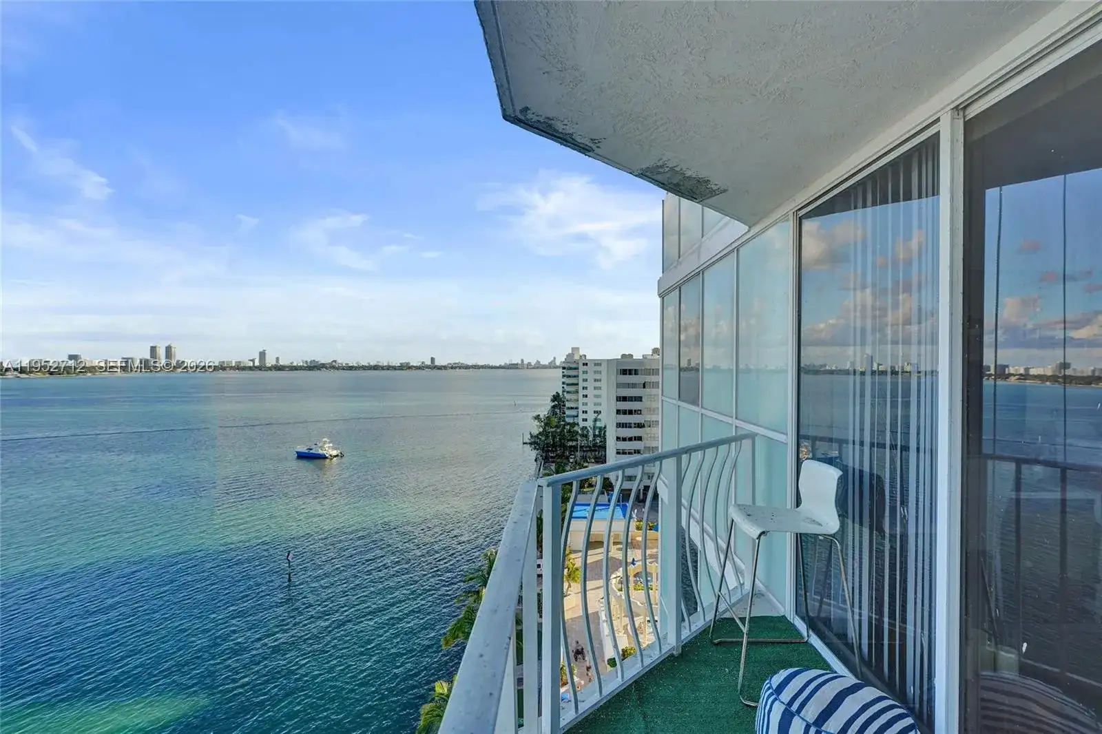 7601 E Treasure Dr # 1120, North Bay Village FL 33141 photo 4