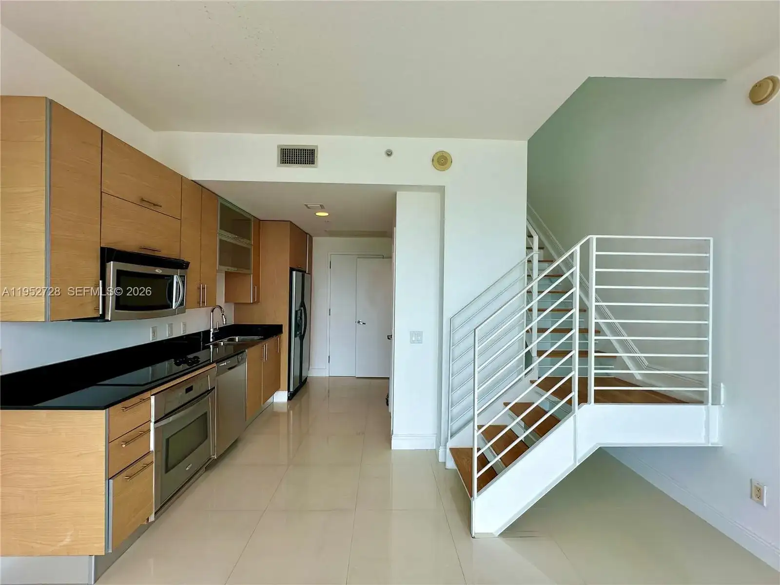 60 SW 13th St # 1605, Miami FL 33130 photo 2