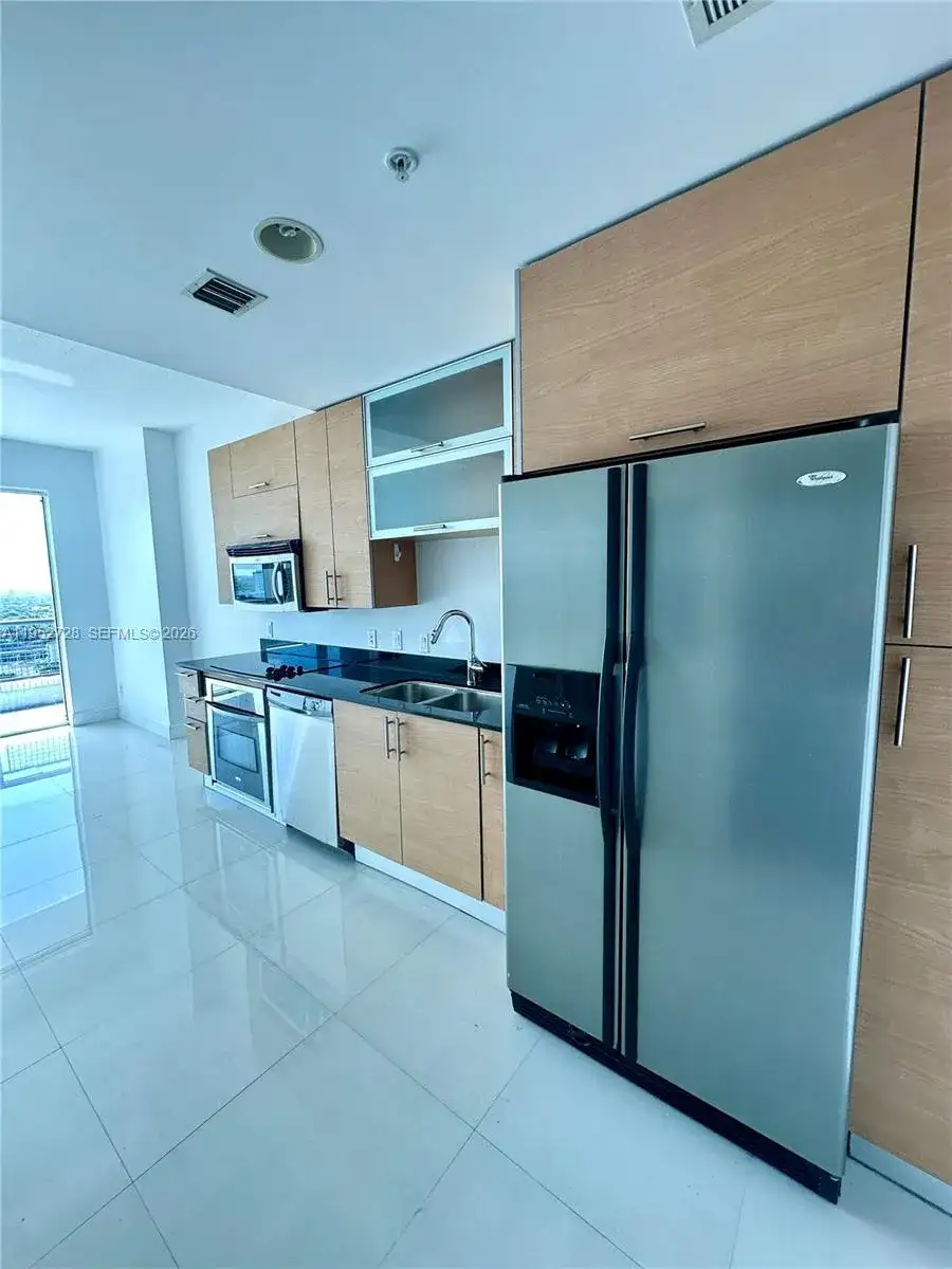 60 SW 13th St # 1605, Miami FL 33130 photo 4