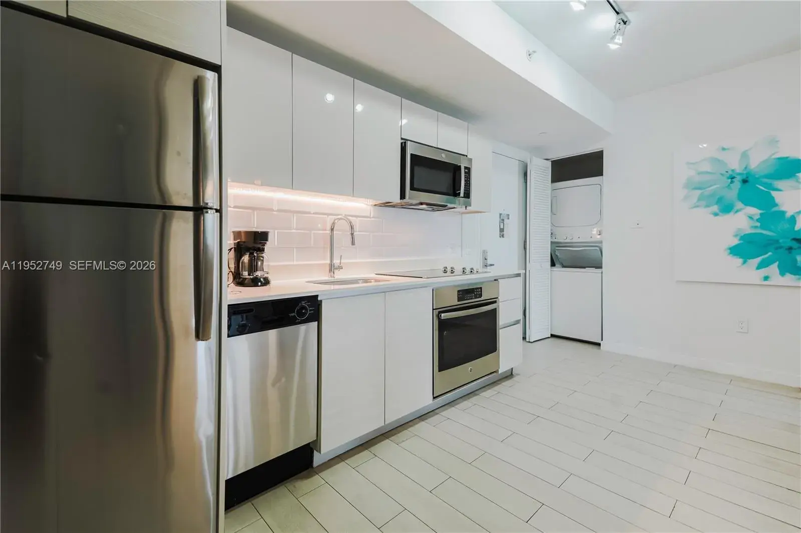 2602 E Hallandale Beach Blvd # R1905, Hallandale Beach FL 33009