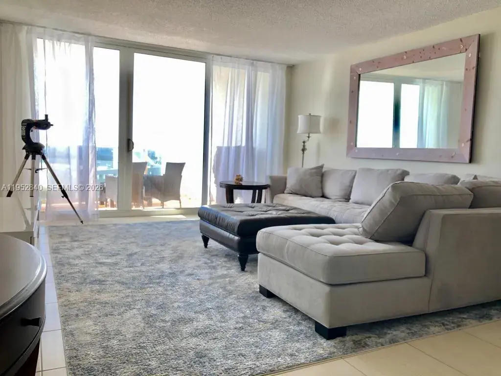 3140 S Ocean Dr # 1901, Hallandale Beach FL 33009