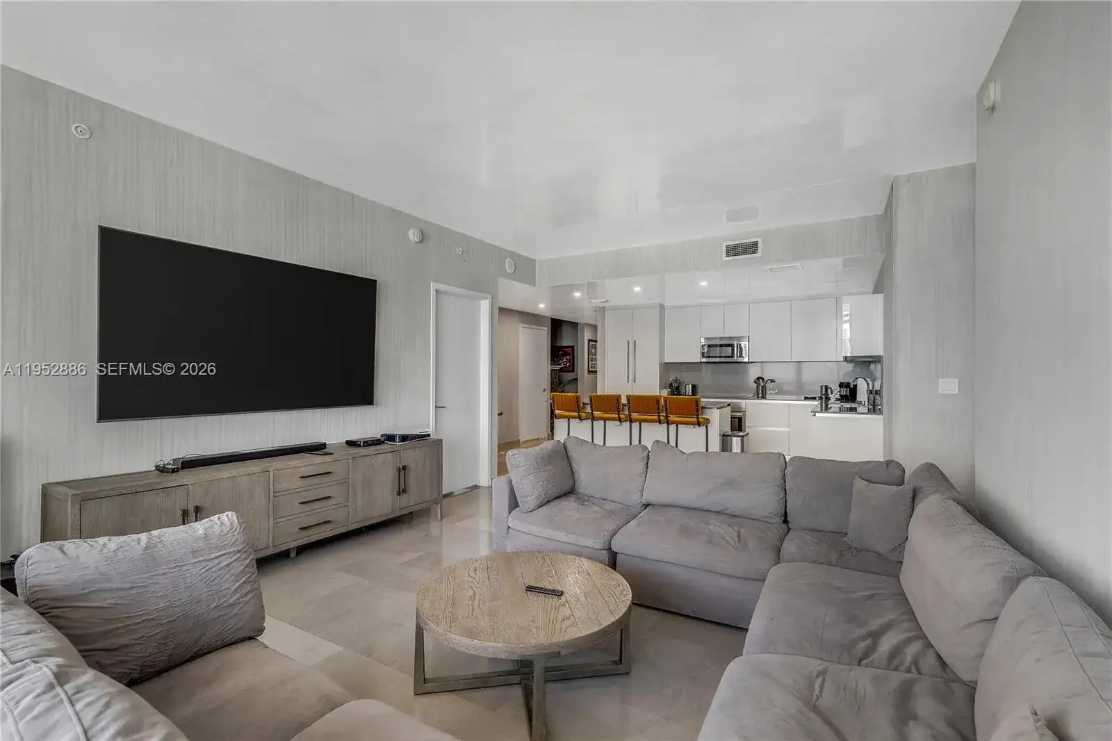 68 SE 6th St # 3309, Miami FL 33131 photo 3