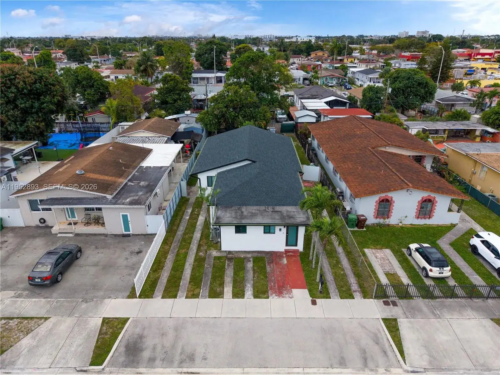 458 E 20th St, Hialeah FL 33013 photo 2