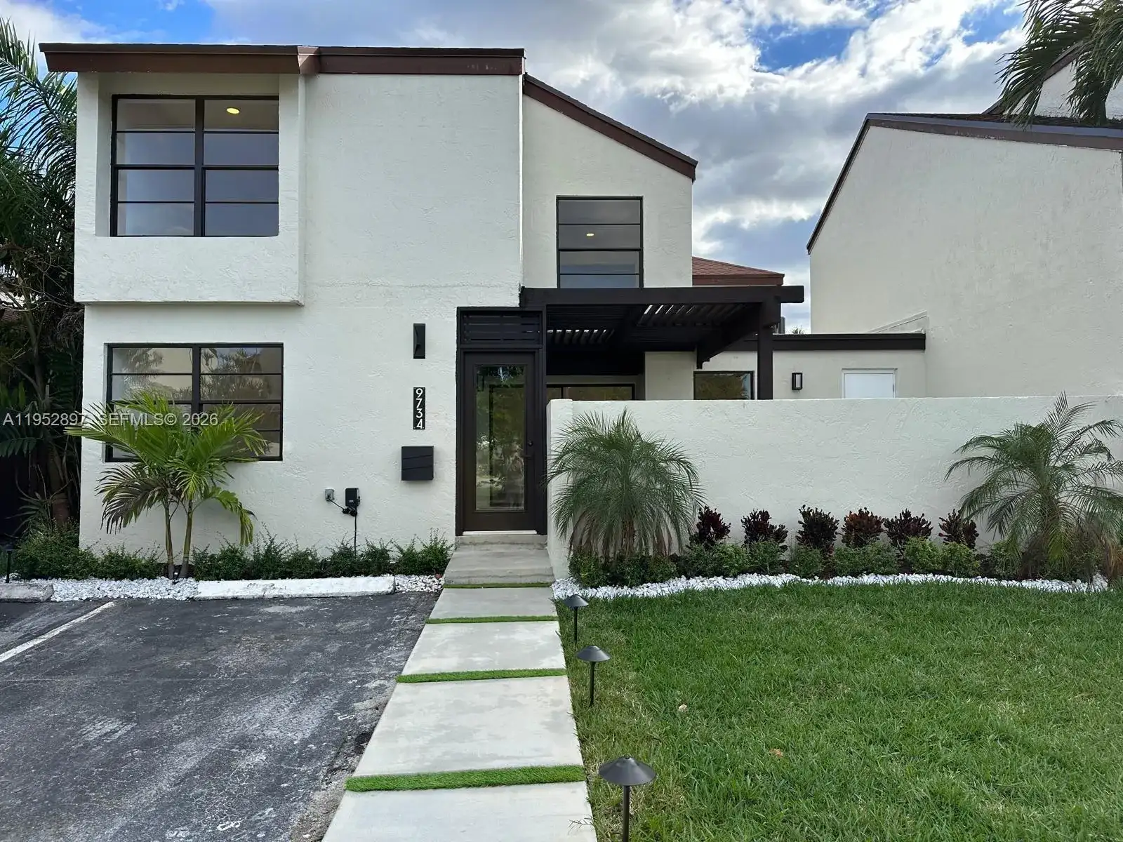 9734 NW 5th Ter # 9734, Miami FL 33172 photo 2