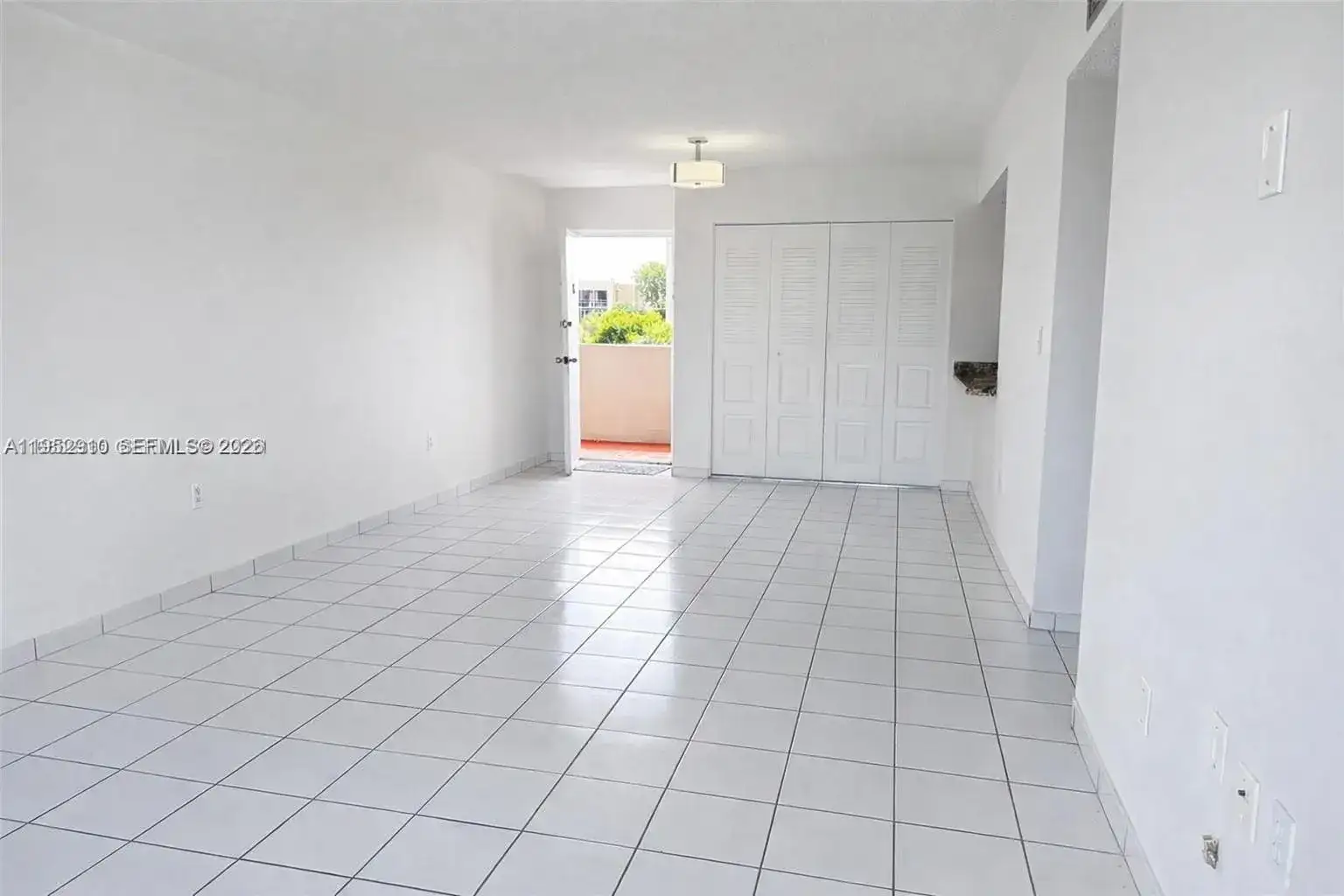 802 NW 87th Ave # 315, Miami FL 33172 photo 4