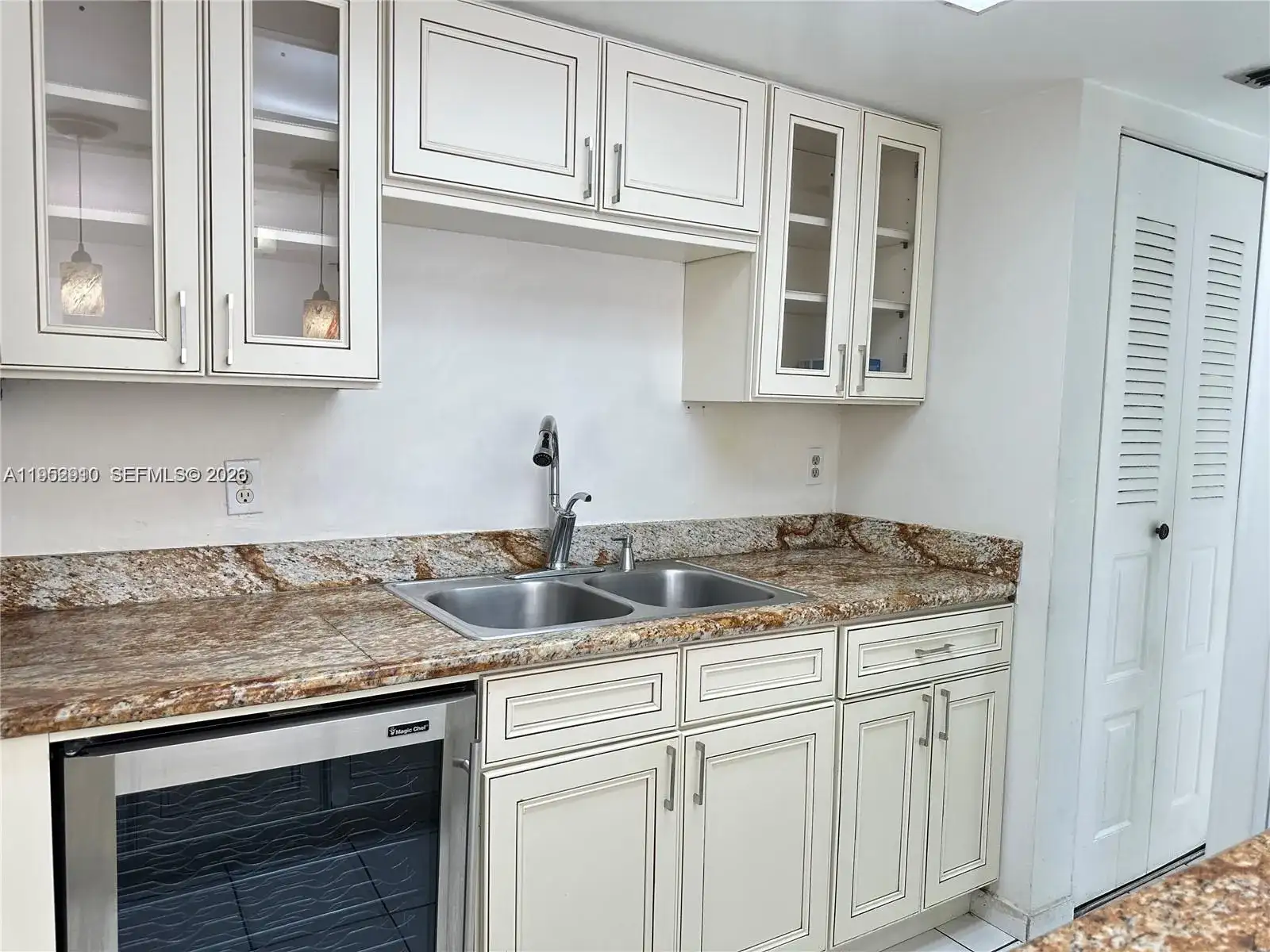 802 NW 87th Ave # 315, Miami FL 33172 photo 5