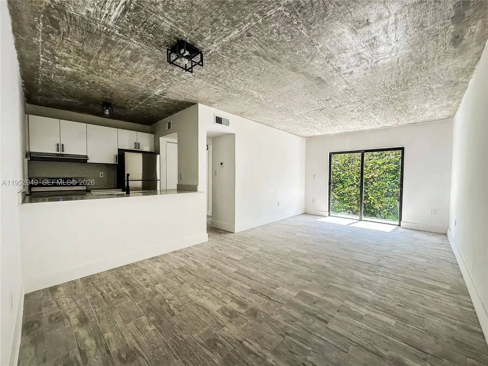 190 NW 69th St # 3, Miami FL 33150 photo 2