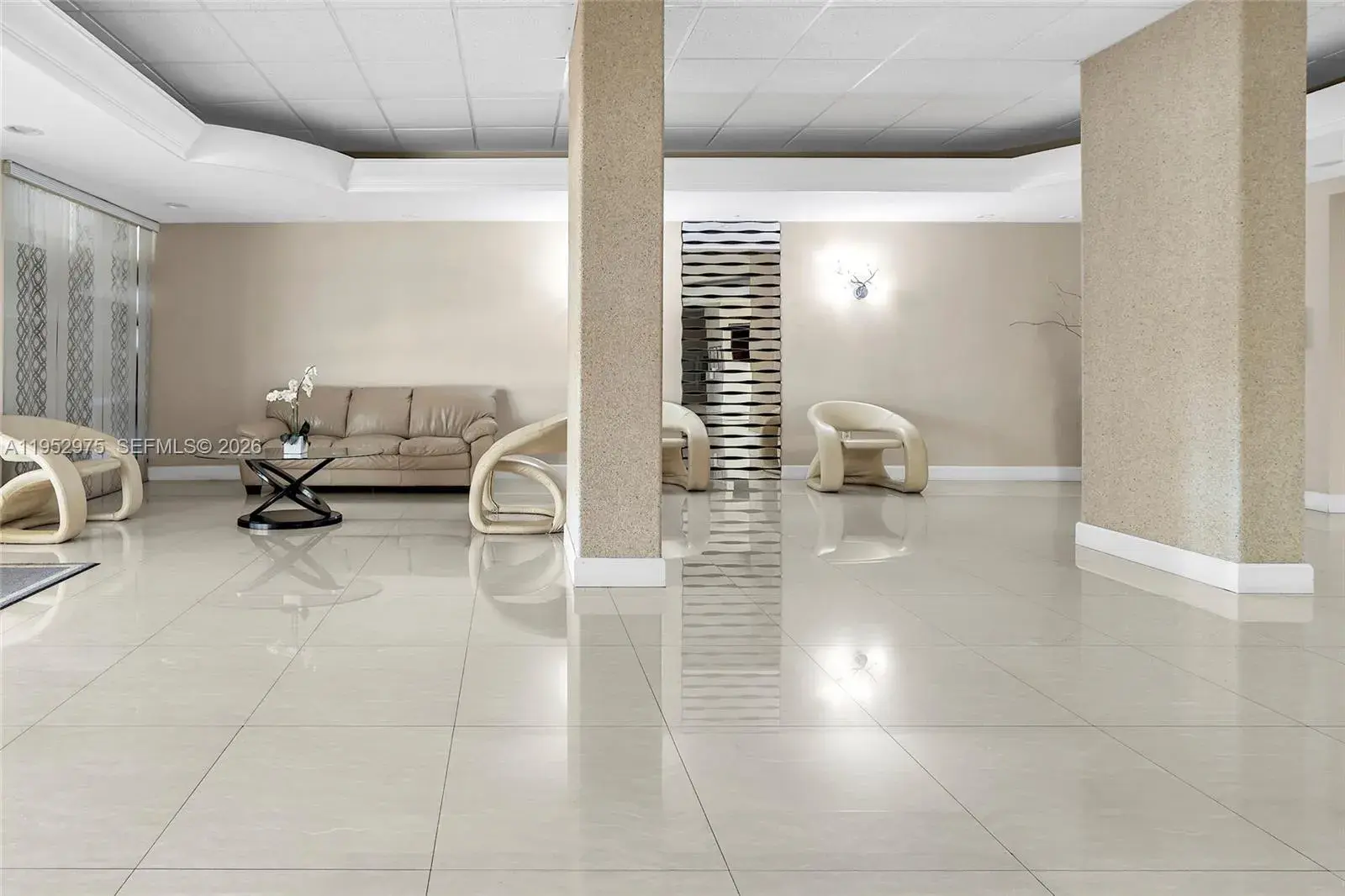 1833 S Ocean Dr # 1709, Hallandale Beach FL 33009