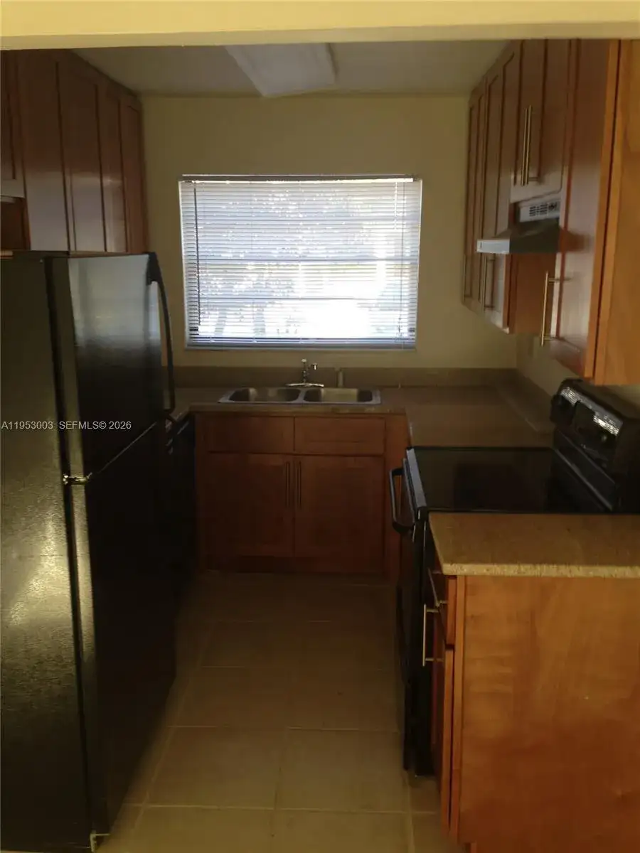 3864 SW 52nd Ave # 3864, Pembroke Park FL 33023 photo 3