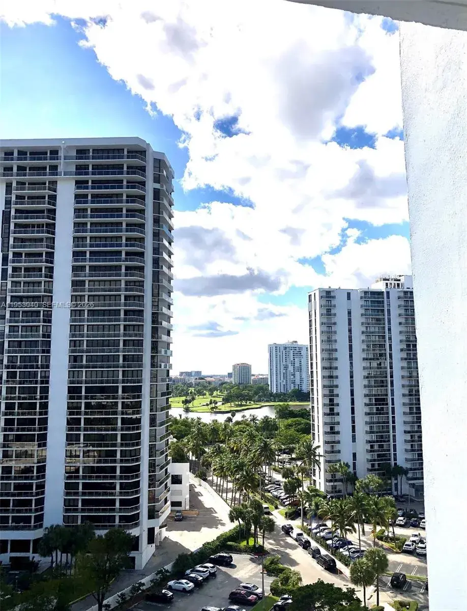 20515 E Country Club Dr # 1448, Aventura FL 33180
