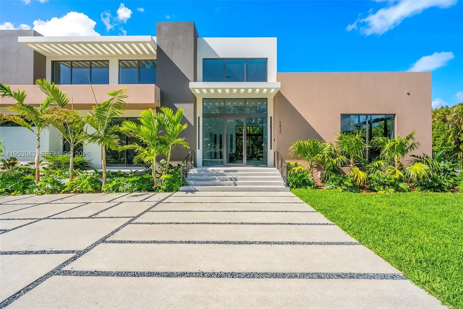 5825 SW 111th Ter, Pinecrest FL 33156