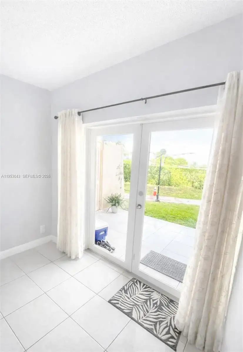 13715 Kendale Lakes Cir # 116, Miami FL 33183 photo 4
