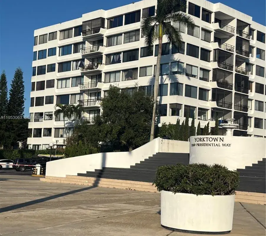 1500 Presidential Way # 504, West Palm Beach FL 33401