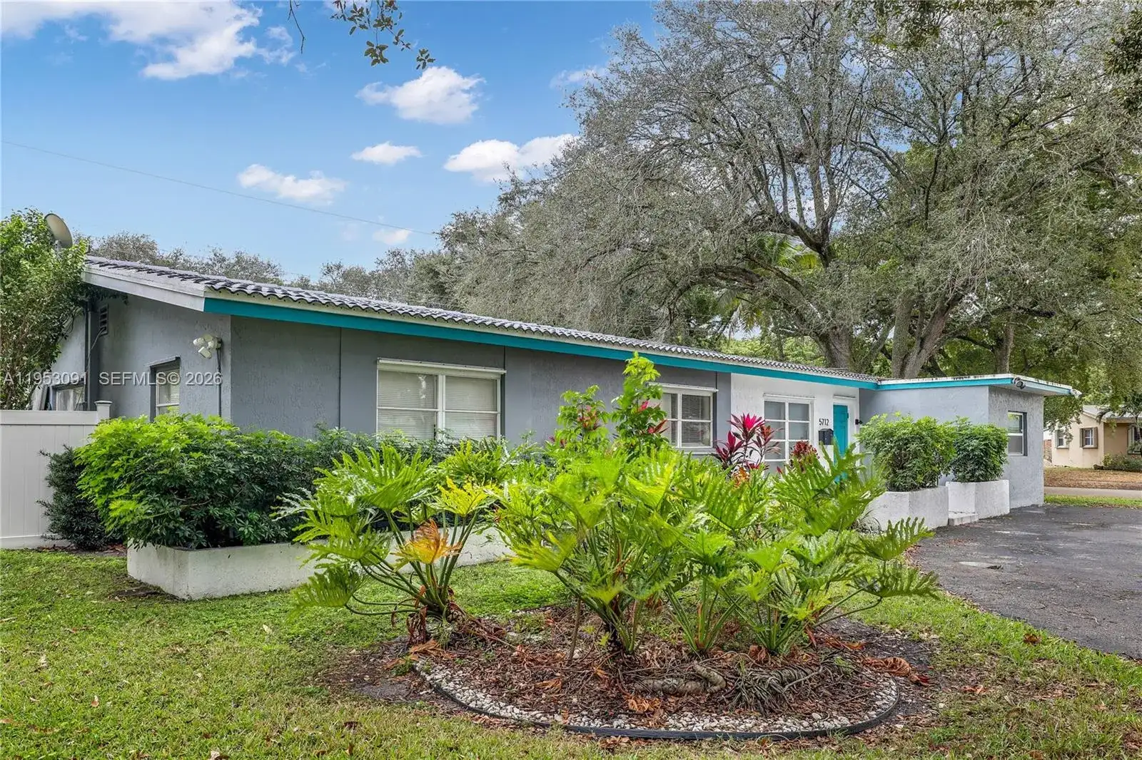 5712 Monroe St, Hollywood FL 33023 photo 3