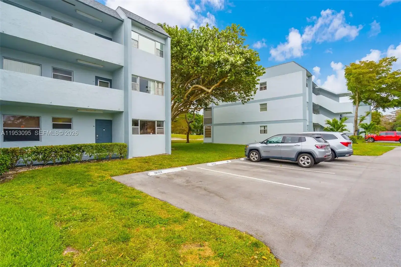 8411 Lagos De Campo Blvd # 110U, Tamarac FL 33321 photo 2