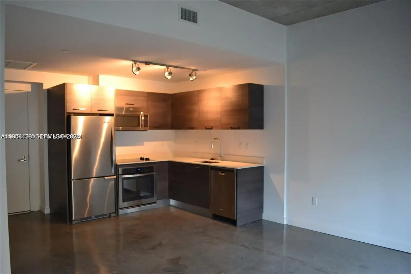 151 SE 1st St # 1207, Miami FL 33131 photo 5