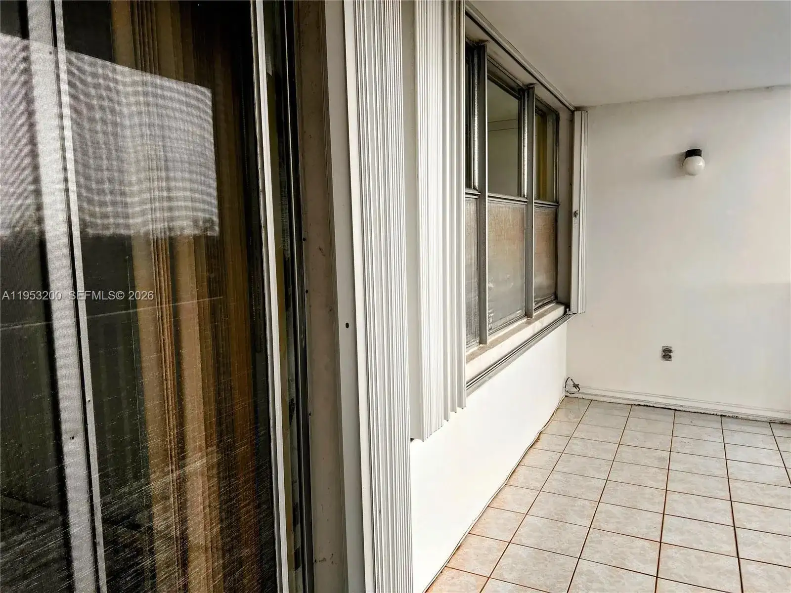 1300 NE Miami Gardens Dr # 1001E, Miami FL 33179 photo 2