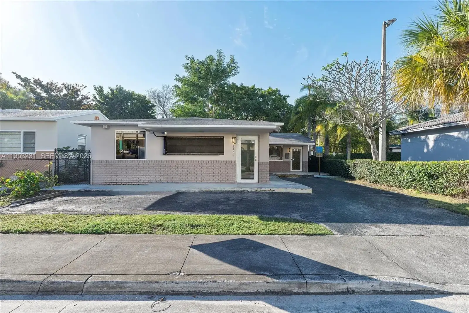2482 SW Secoffee Ter, Miami FL 33133 photo 2