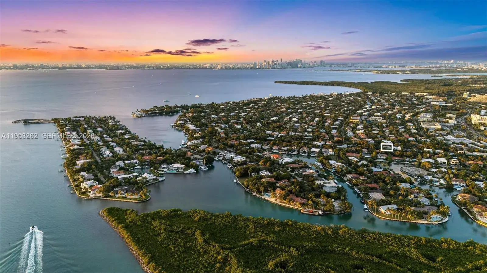164 W Mashta Dr, Key Biscayne FL 33149