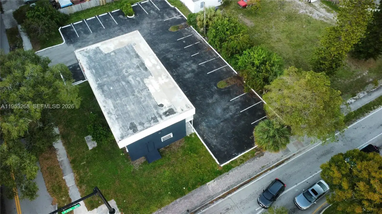2555 Polk St, Hollywood FL 33020 photo 3