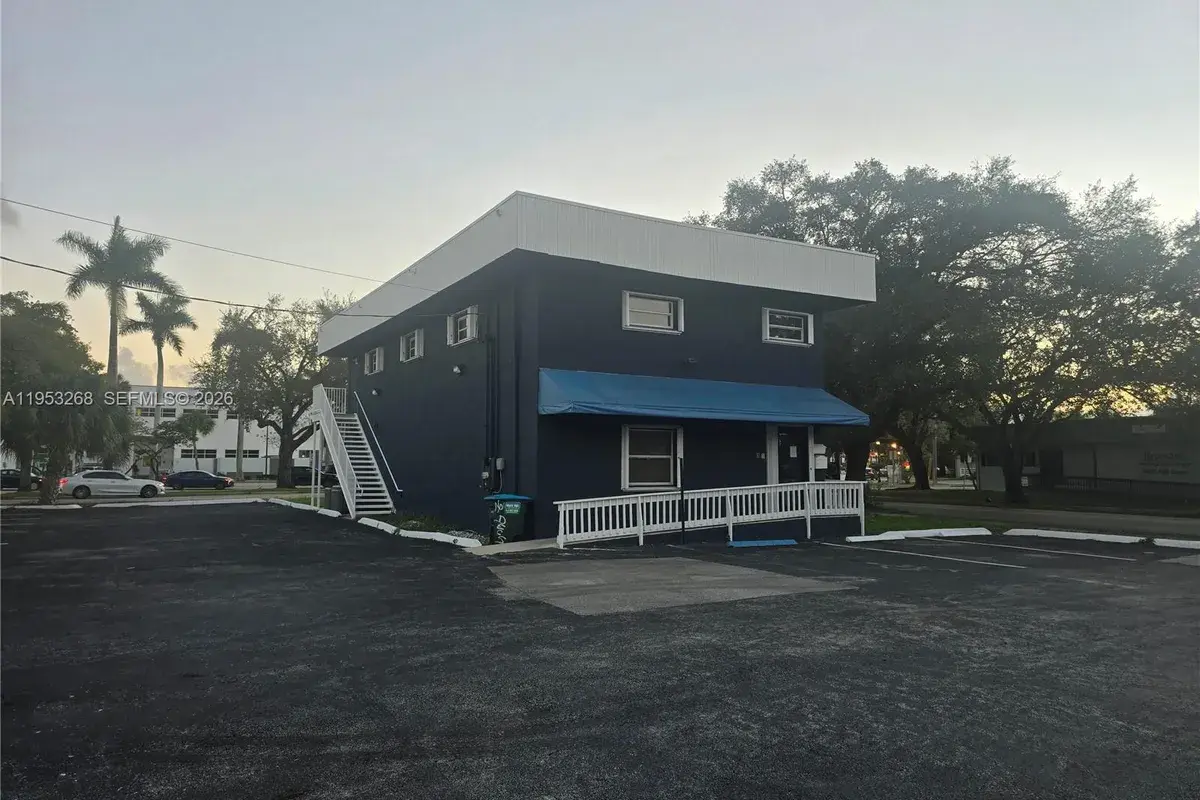 2555 Polk St, Hollywood FL 33020