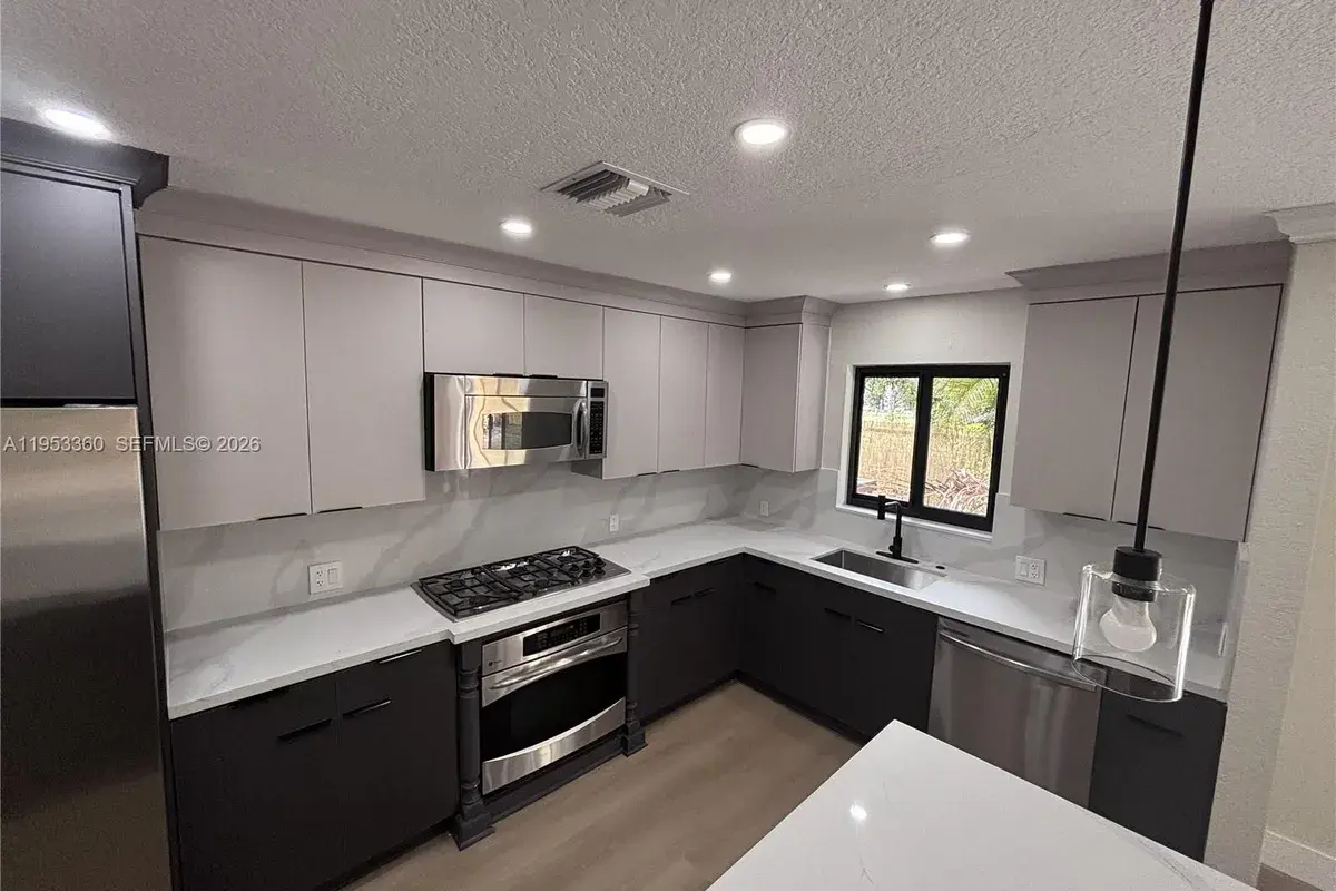 2660 Starwood Cir, West Palm Beach FL 33406