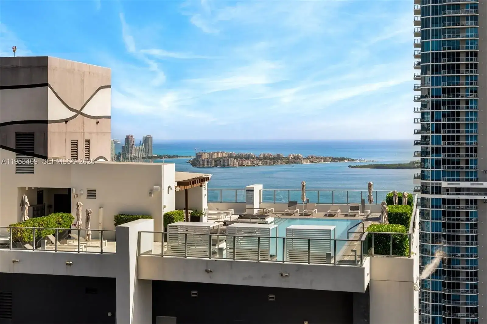 1000 Brickell Plz, Miami FL 33131 photo 4
