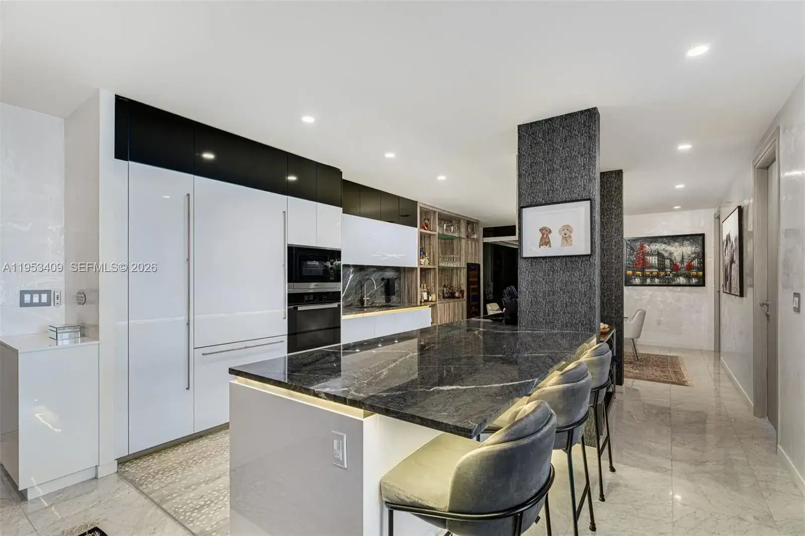 1000 Brickell Plz, Miami FL 33131 photo 5