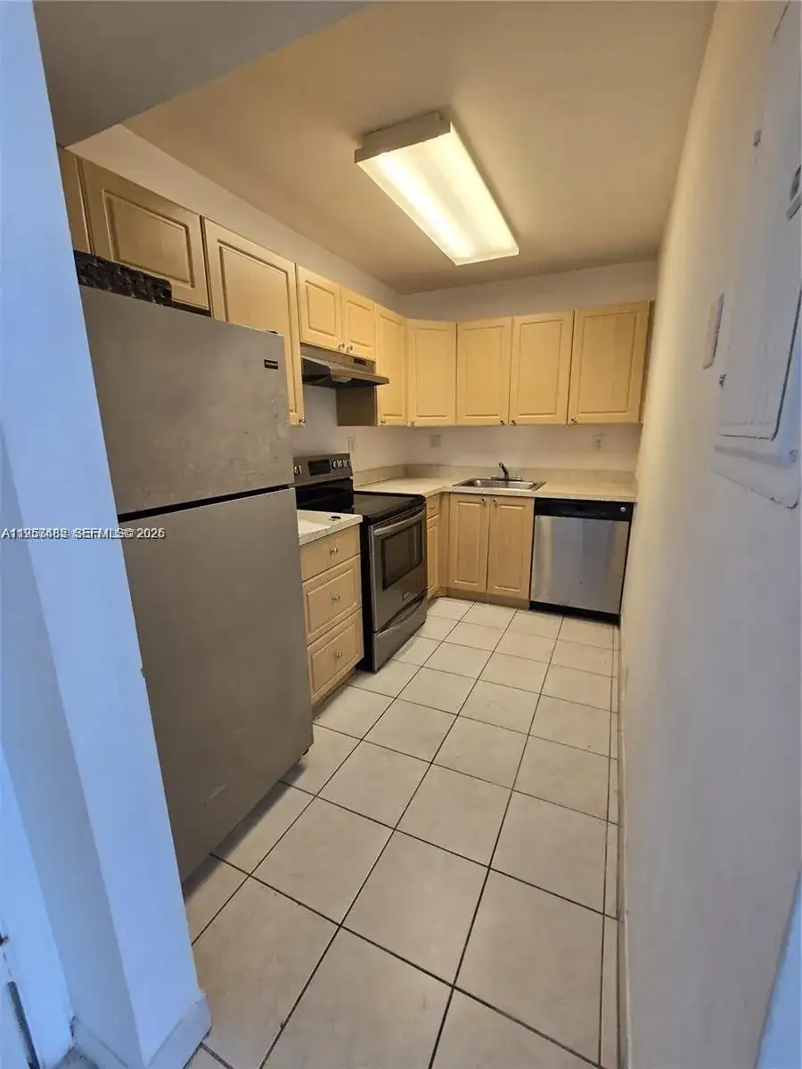 405 S Pine Island Rd # 202D, Plantation FL 33324 photo 3
