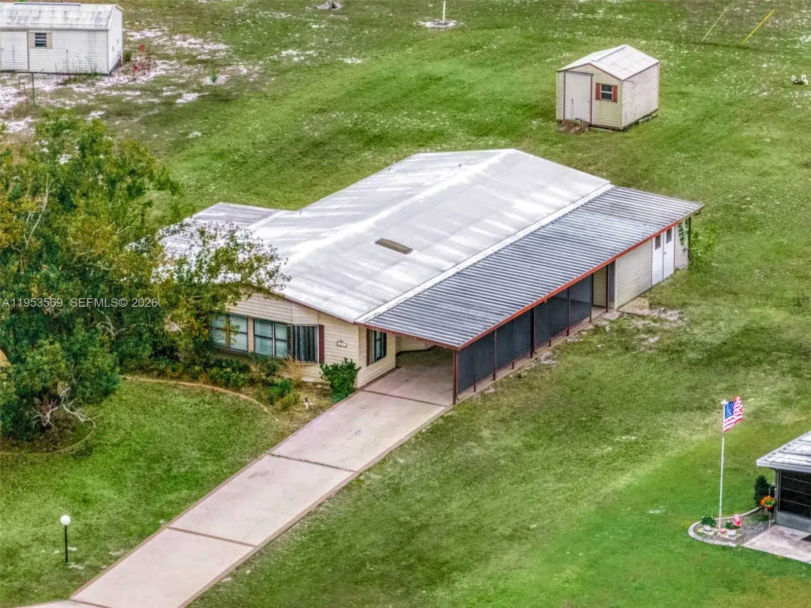 247 Hickory Ridge, Sebring FL 33876 photo 2