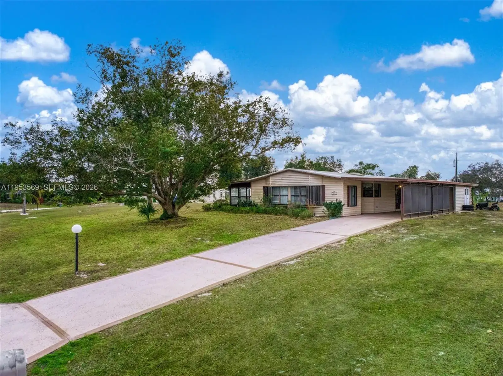 247 Hickory Ridge, Sebring FL 33876 photo 4