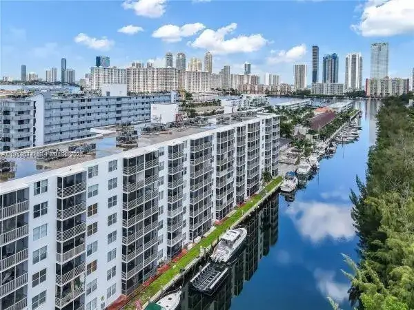 3660 NE 166TH ST # 609, North Miami Beach FL 33160